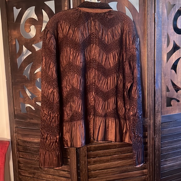 Coldwater Creek XXL EUC bronze polyester with black netting chevron pattern top. - Picture 6 of 6